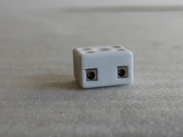Porcelain Wire Connector for Four Wires