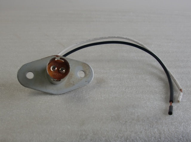 Bayonet Double Contact Base Socket with Mount