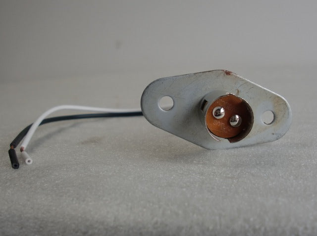 Bayonet Double Contact Base Socket with Mount