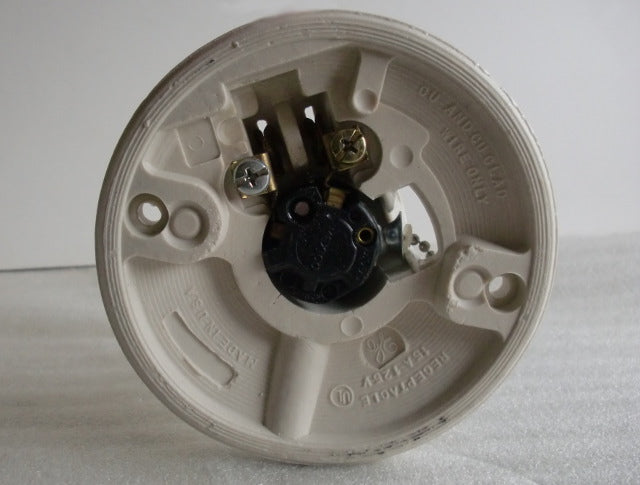 Porcelain Pull Chain Lampholder