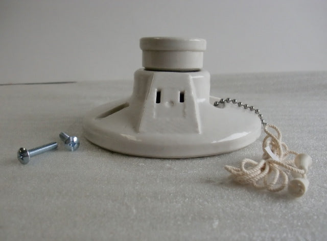 2 Wire receptacle, 250V 125V, Medium Base, Short Chain and Cord included.