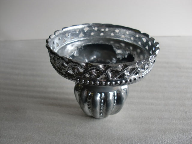 4-1/8" Unfinished White Metal Shade Holder