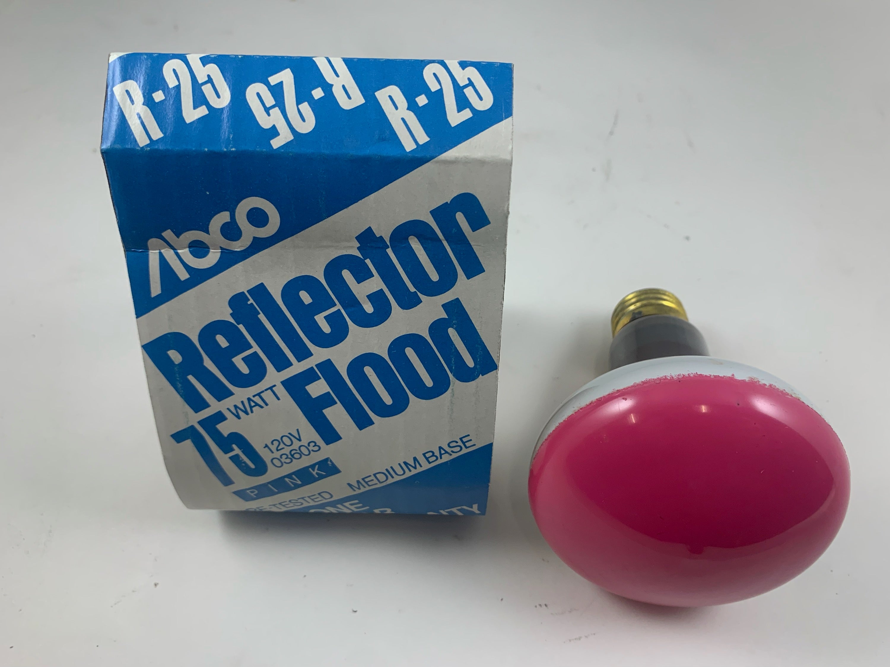 Reflector 75W flood medium base Pink bulb