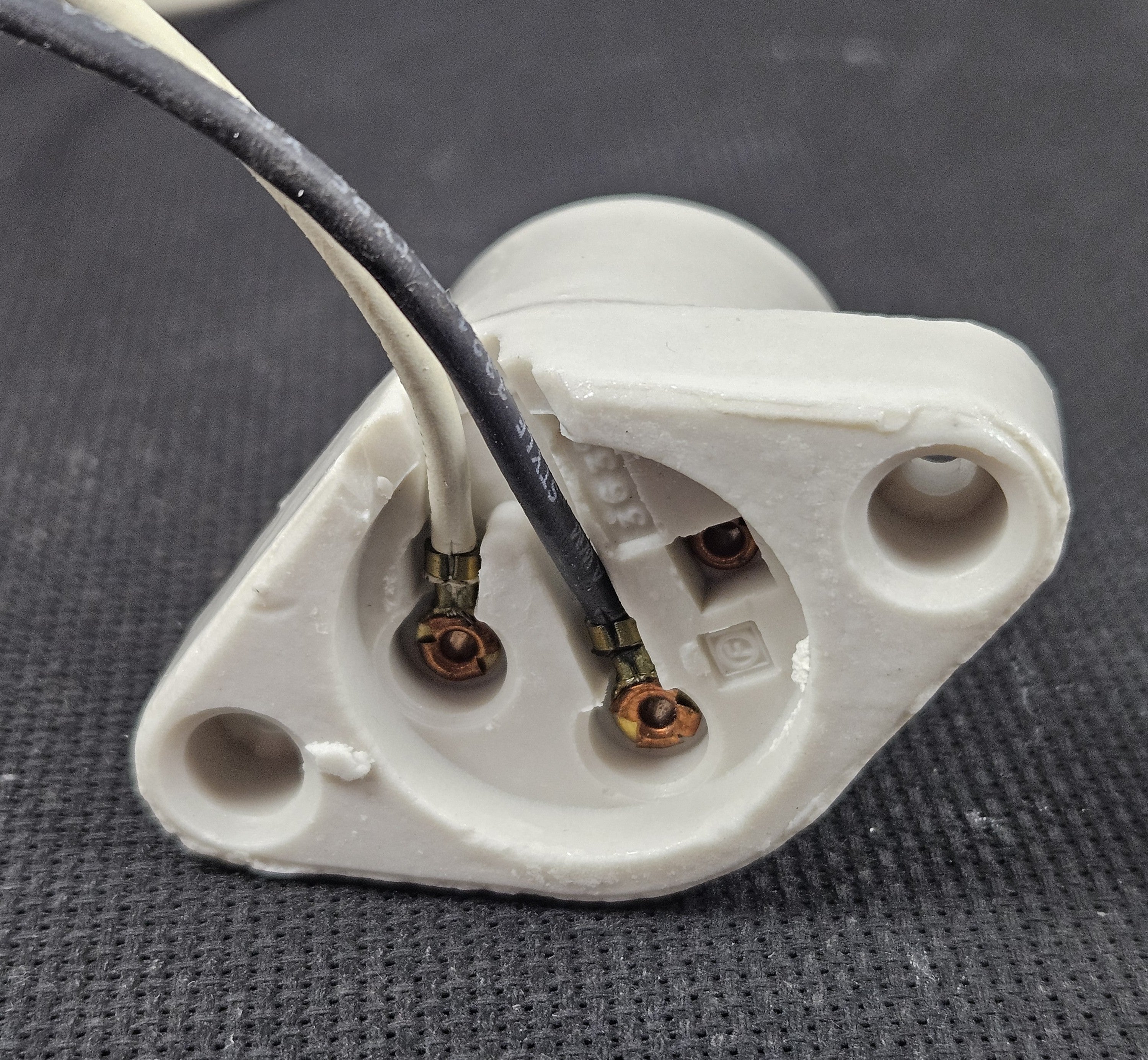 Porcelain Receptacles - Std. Base