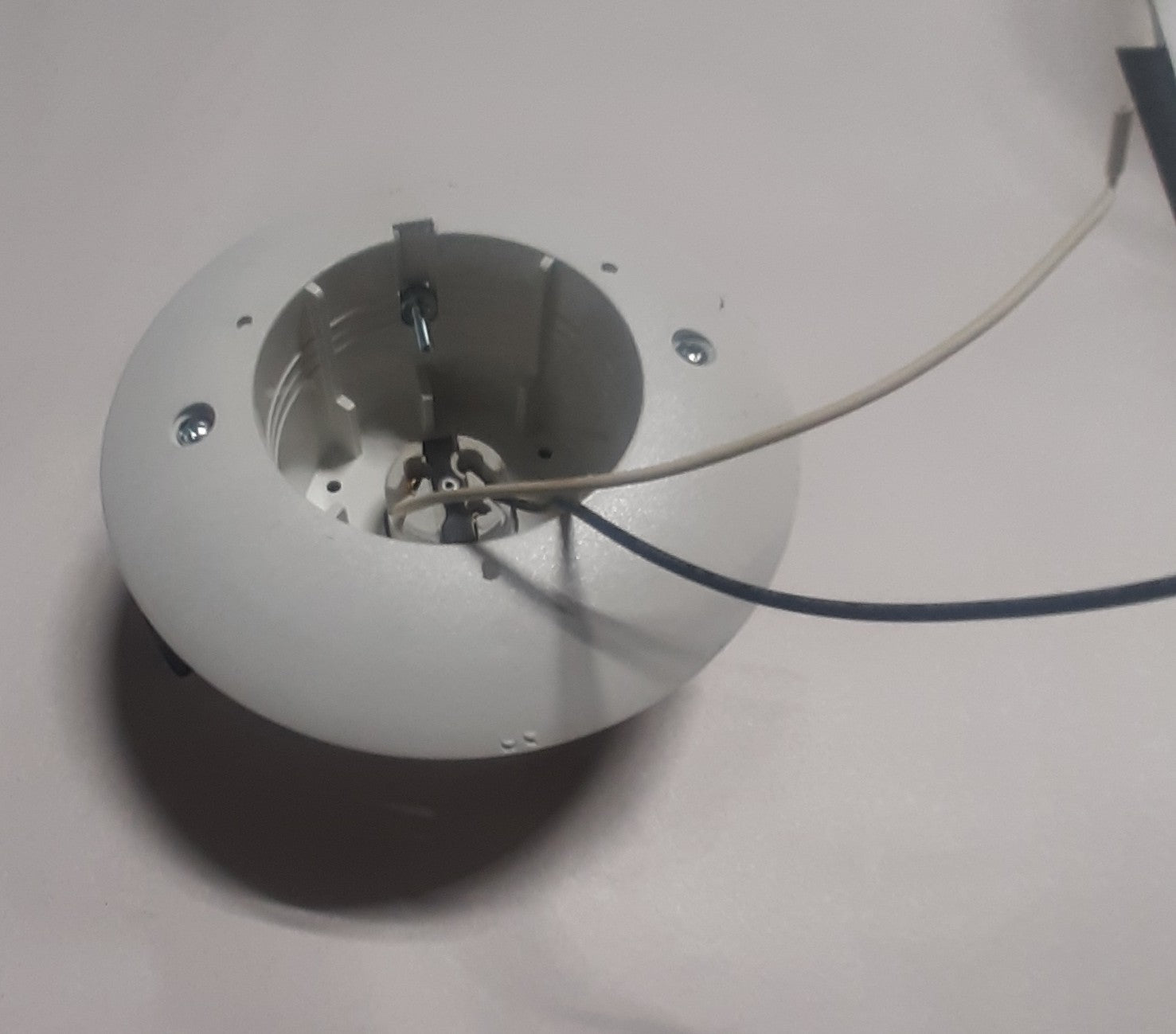 3" Holder for a Post Top Fitter White