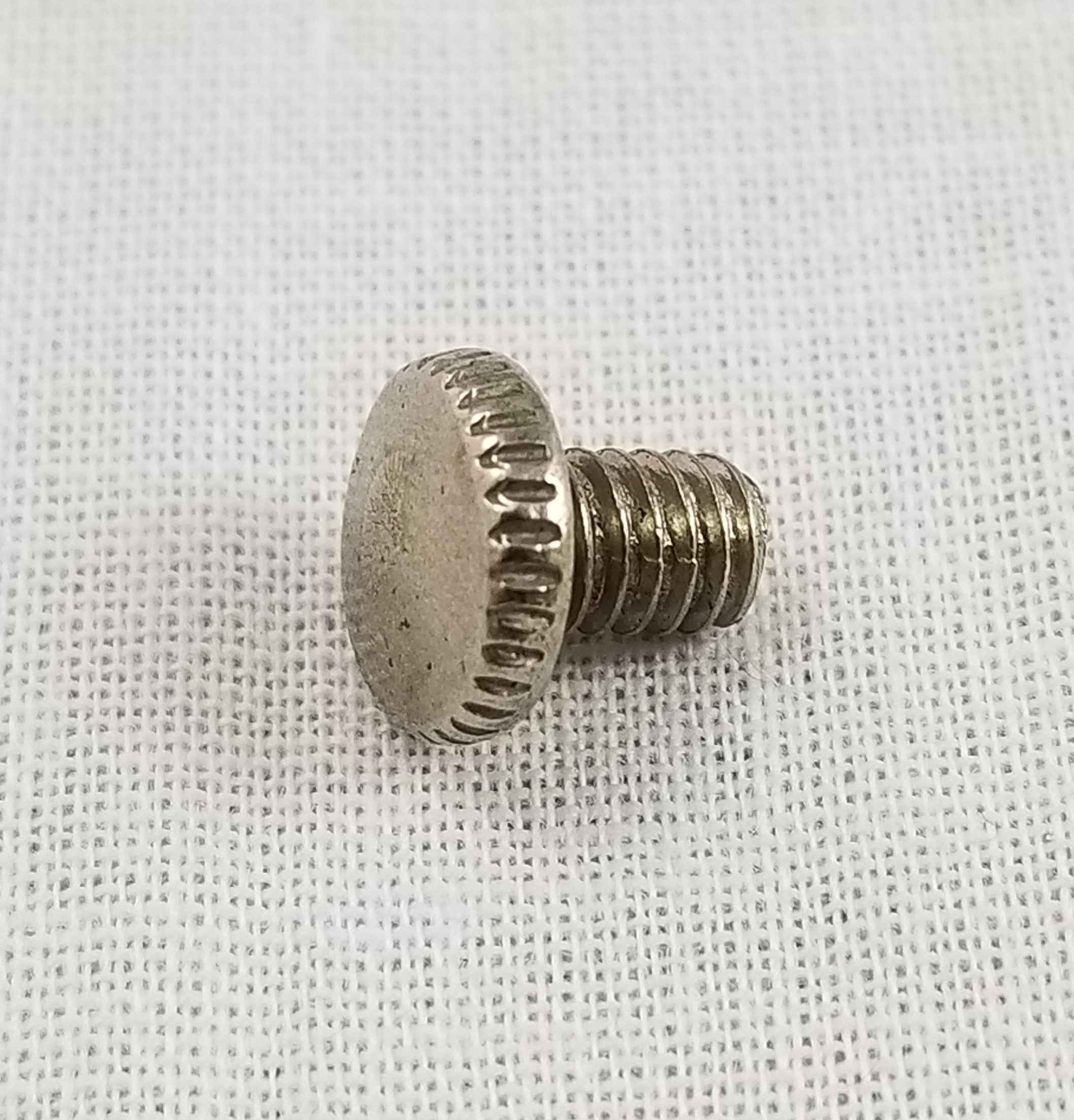 95488A312 | Brass Low-ProfileKnurled-Head Thumb Screws | LILY Bearing