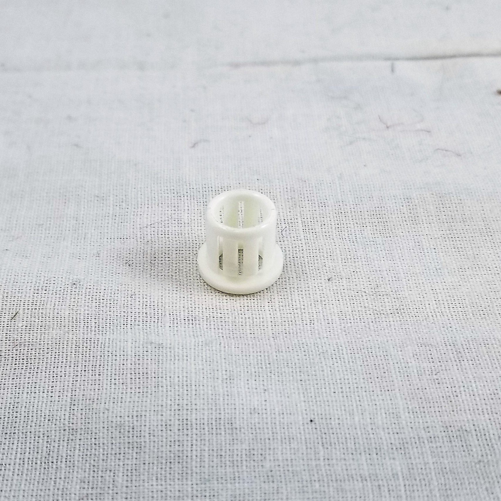 Heyco Snap Bushings - White - Fits Diameter Hole .375