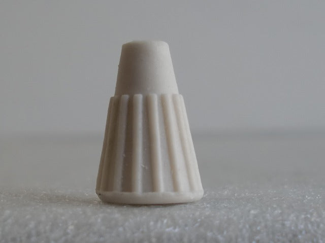Small Porcelain High Heat Wire Connector