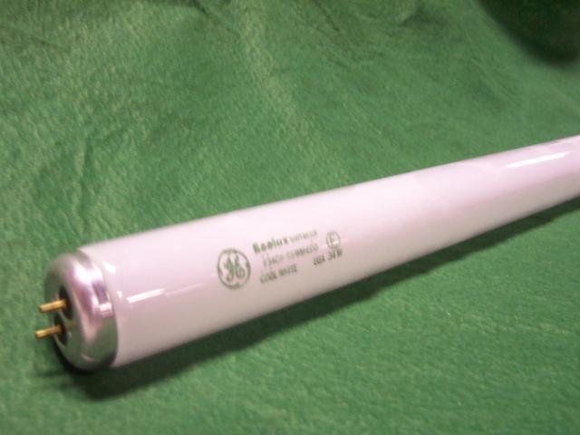 34W Fluorescent (white) Tube 48 inches