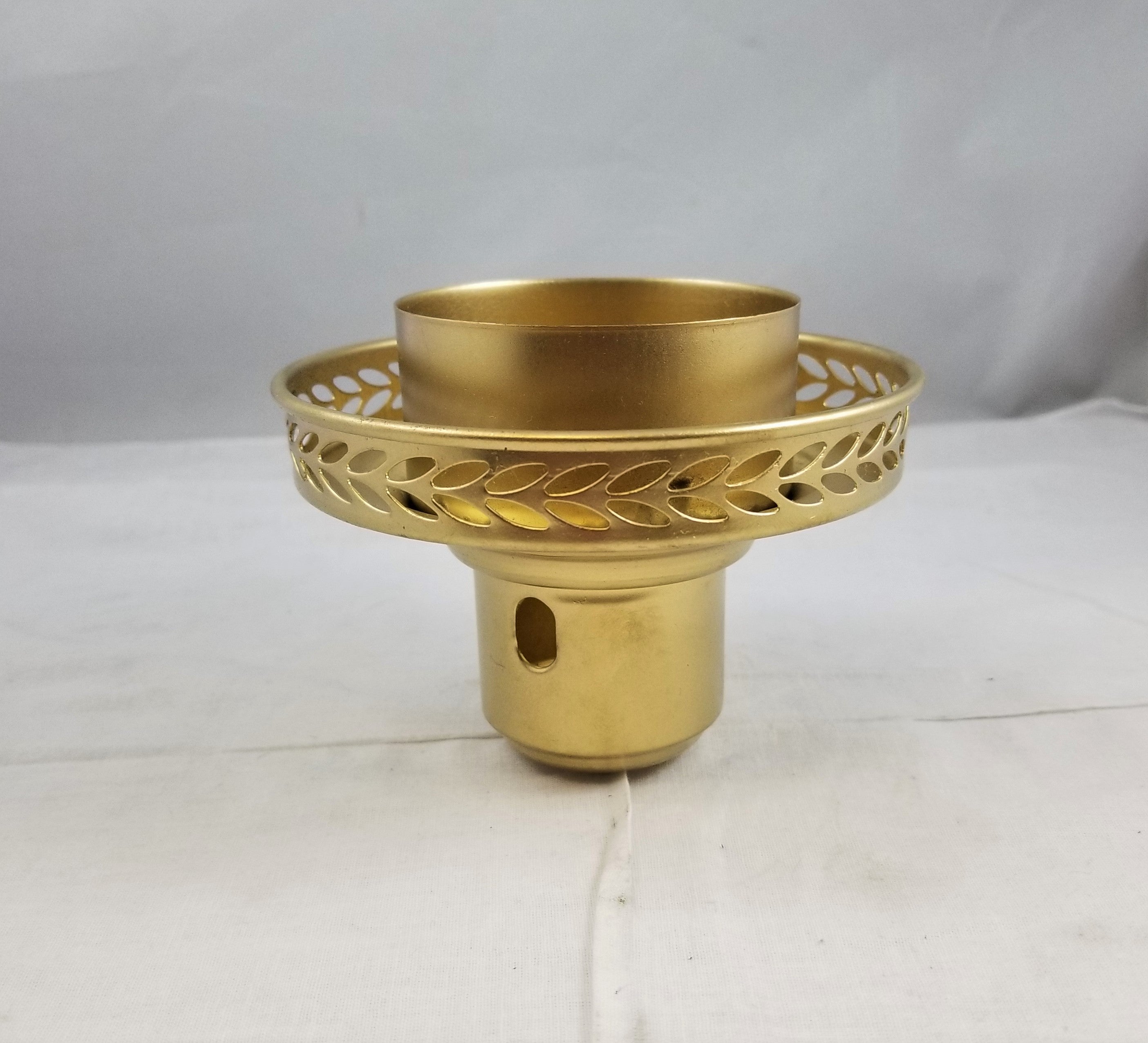 Brass Plated Steel Combination Holder for a 4 inch Ball Shade and a 2-5/8 inch Chimney.