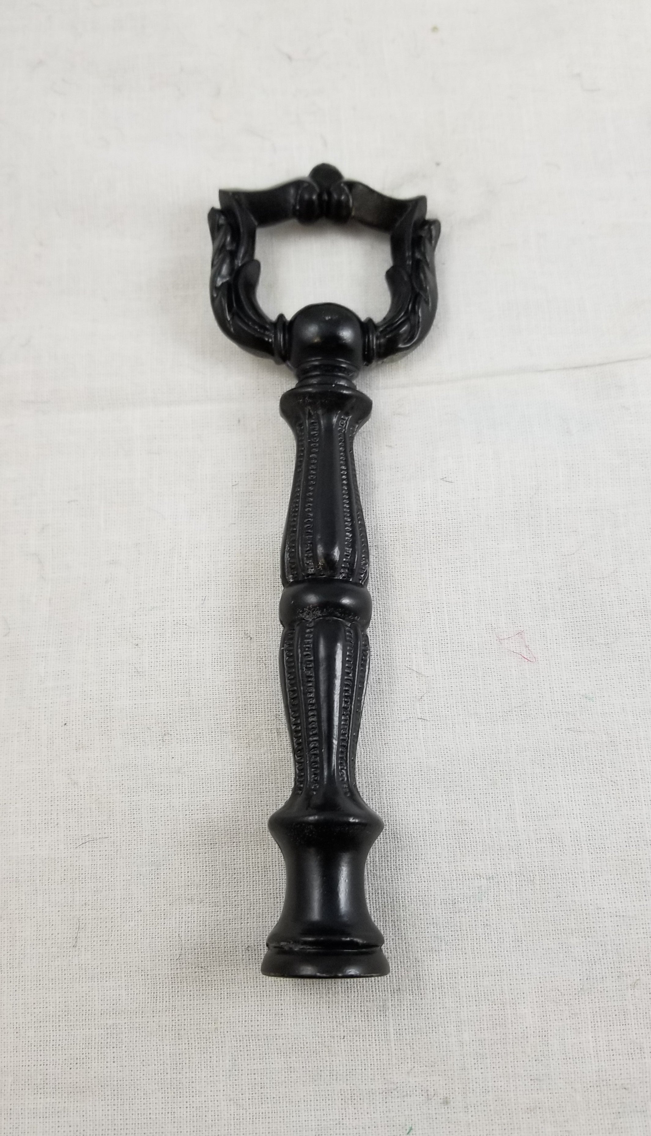 5-5/8" Black Finish - White Metal Statuesque Finial