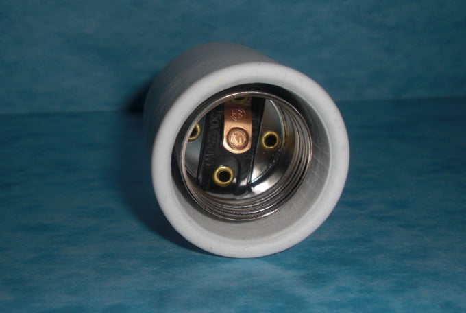 Porcelain Socket with ON/OFF non-removable plastic knob