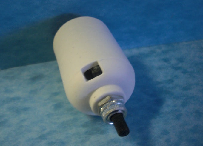 Porcelain Socket with ON/OFF non-removable plastic knob