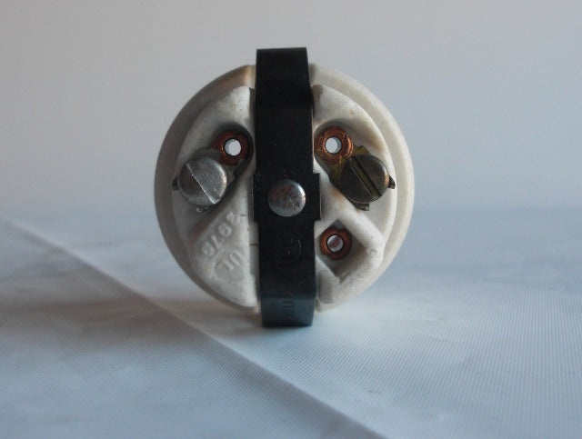 Porcelain Snap-In Socket - Will Fit 1-1/2" Hole