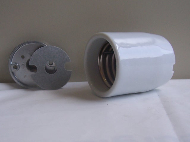 Single Circuit Mogul Base Porcelain Socket.