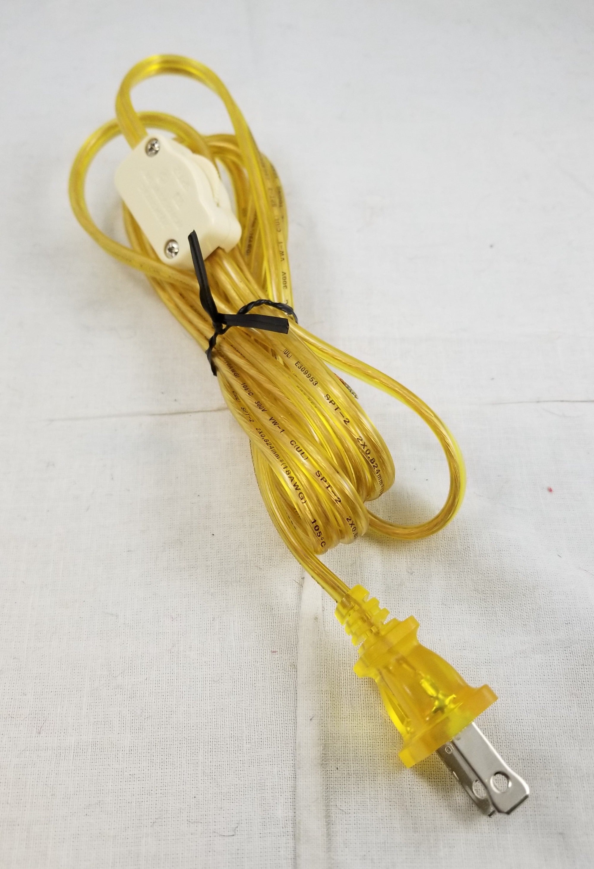 8ft Gold Cord Aet - SPT2 - with Ivory Hi-Low Switch