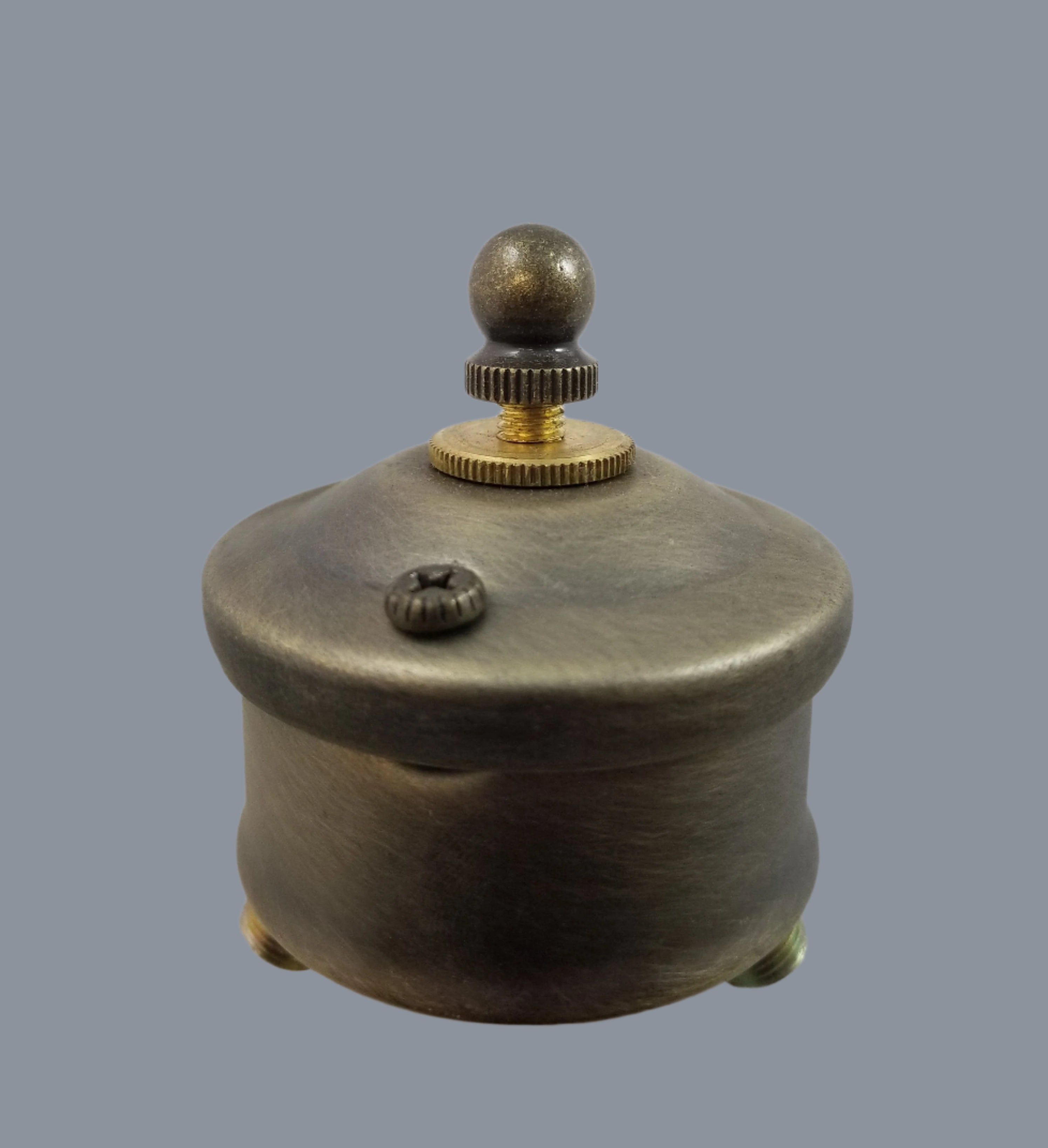 Cluster Head - Antique Brass Finish - Bottom Tapped 1/4 IP - w/ Finial