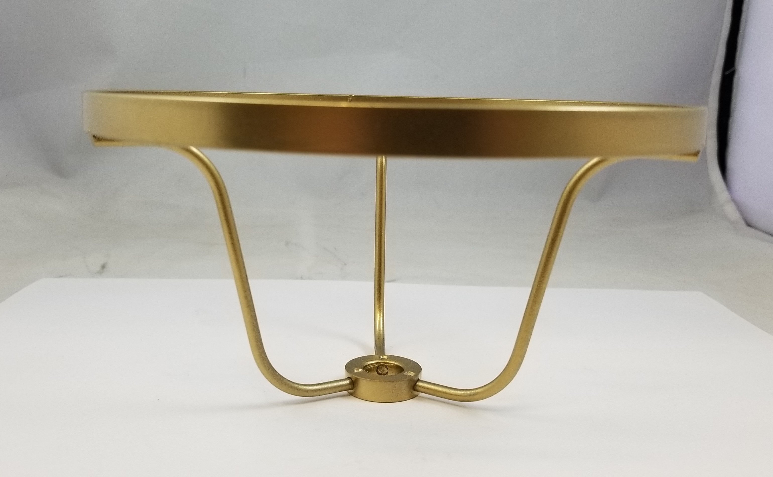 6" Brass Finish & Lacquered Student Shade Holder
