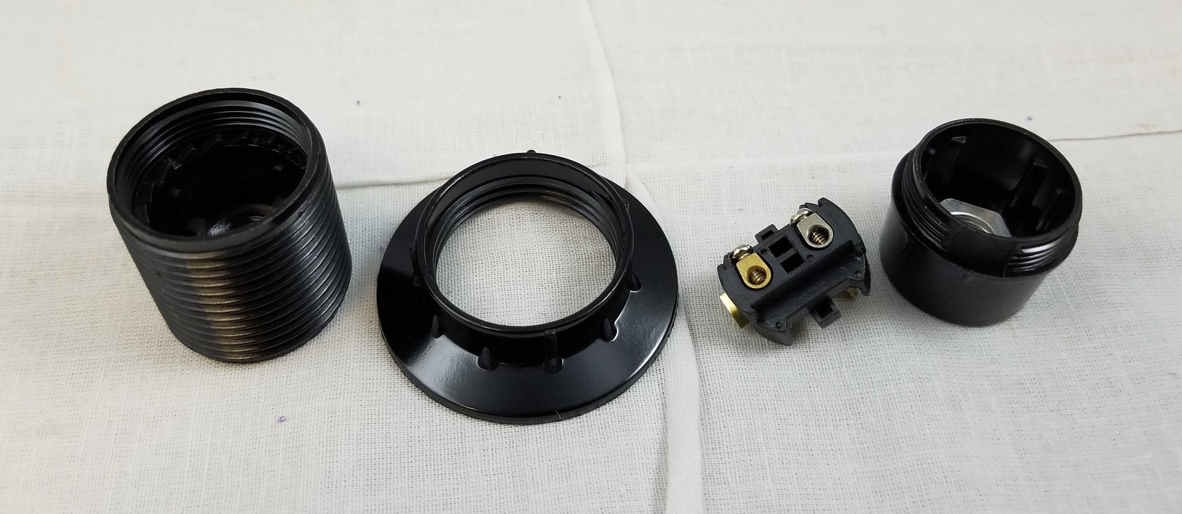 Special Socket with a phenolic ring