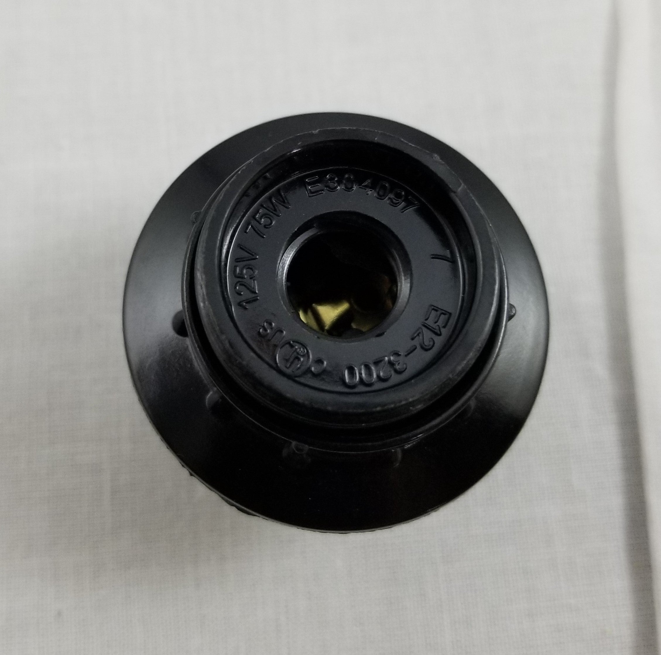Special Socket with a phenolic ring