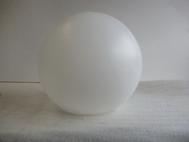 Round Plastic Ball Shade. (14 inches)