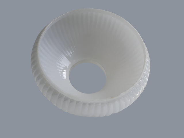 Pearl Ribbed Student Shade with a 7" Fitter