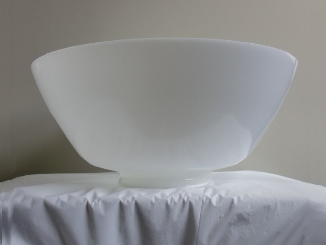 Fine Simple Opal Shade with a 16" fitter