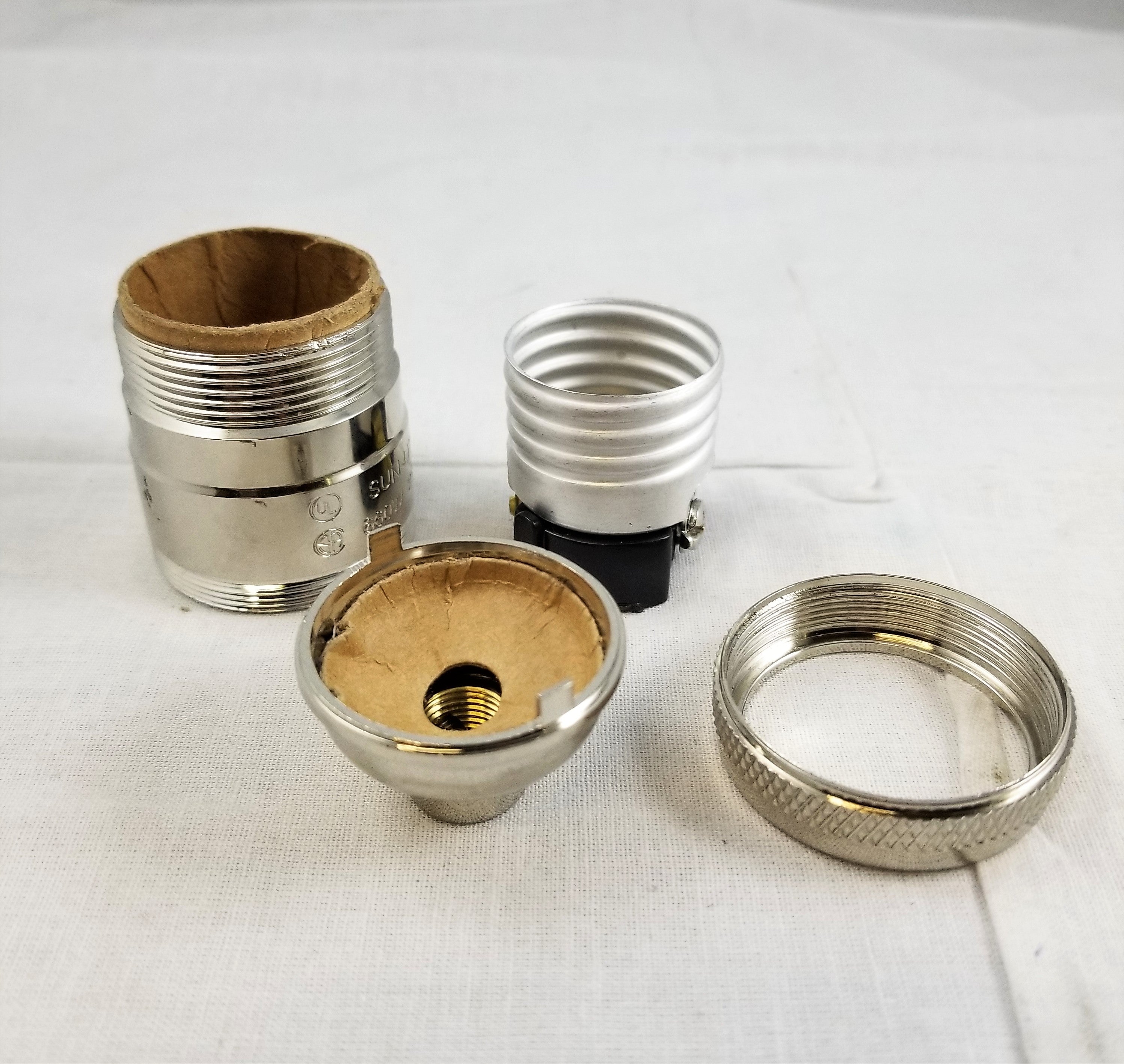Uno Threaded Keyless Cast Brass Nickel Finish Socket