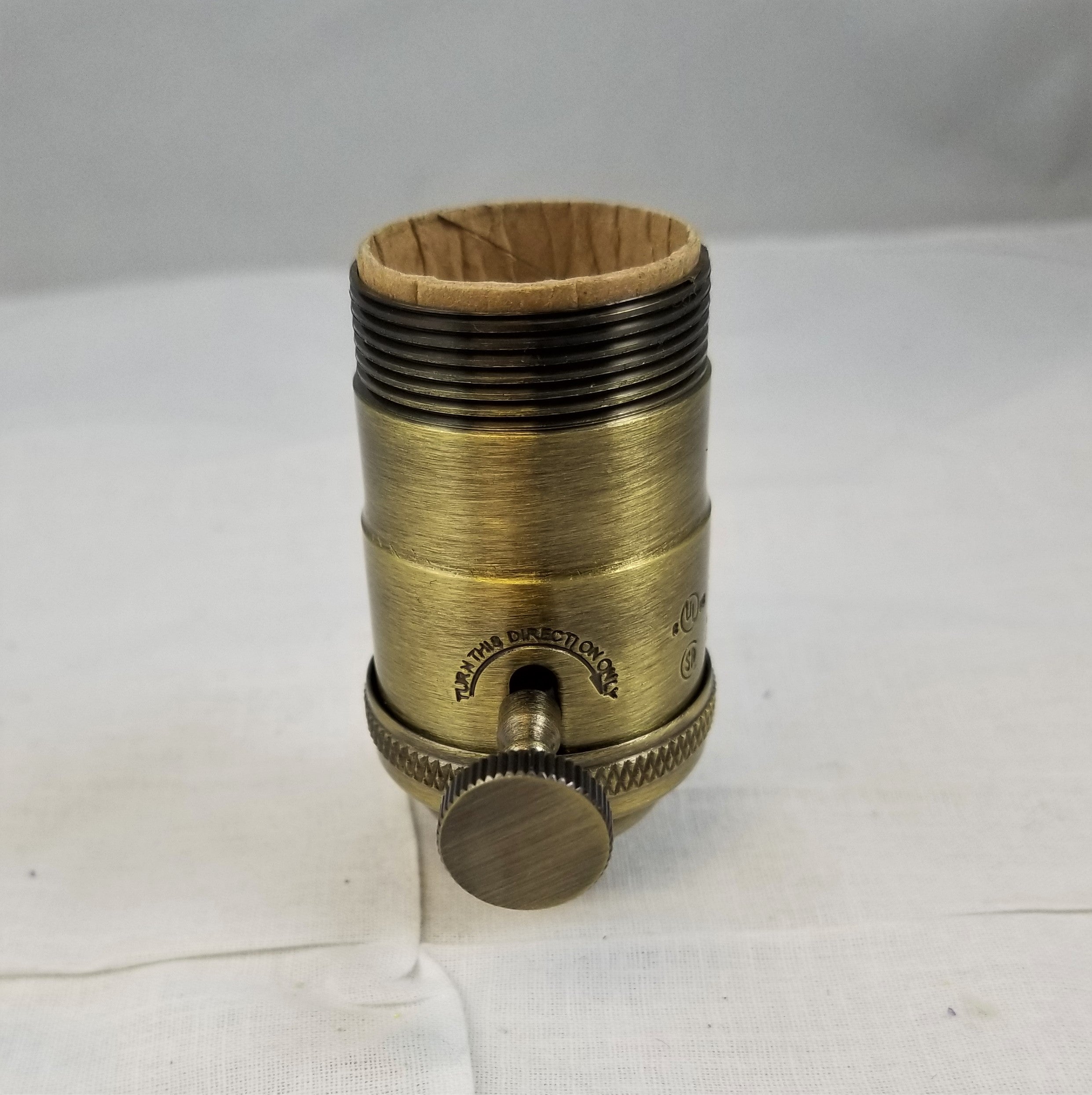 Uno Threaded Heavy Duty Antique Brass 3-Way Turn Knob Socket with a Screw On Cap