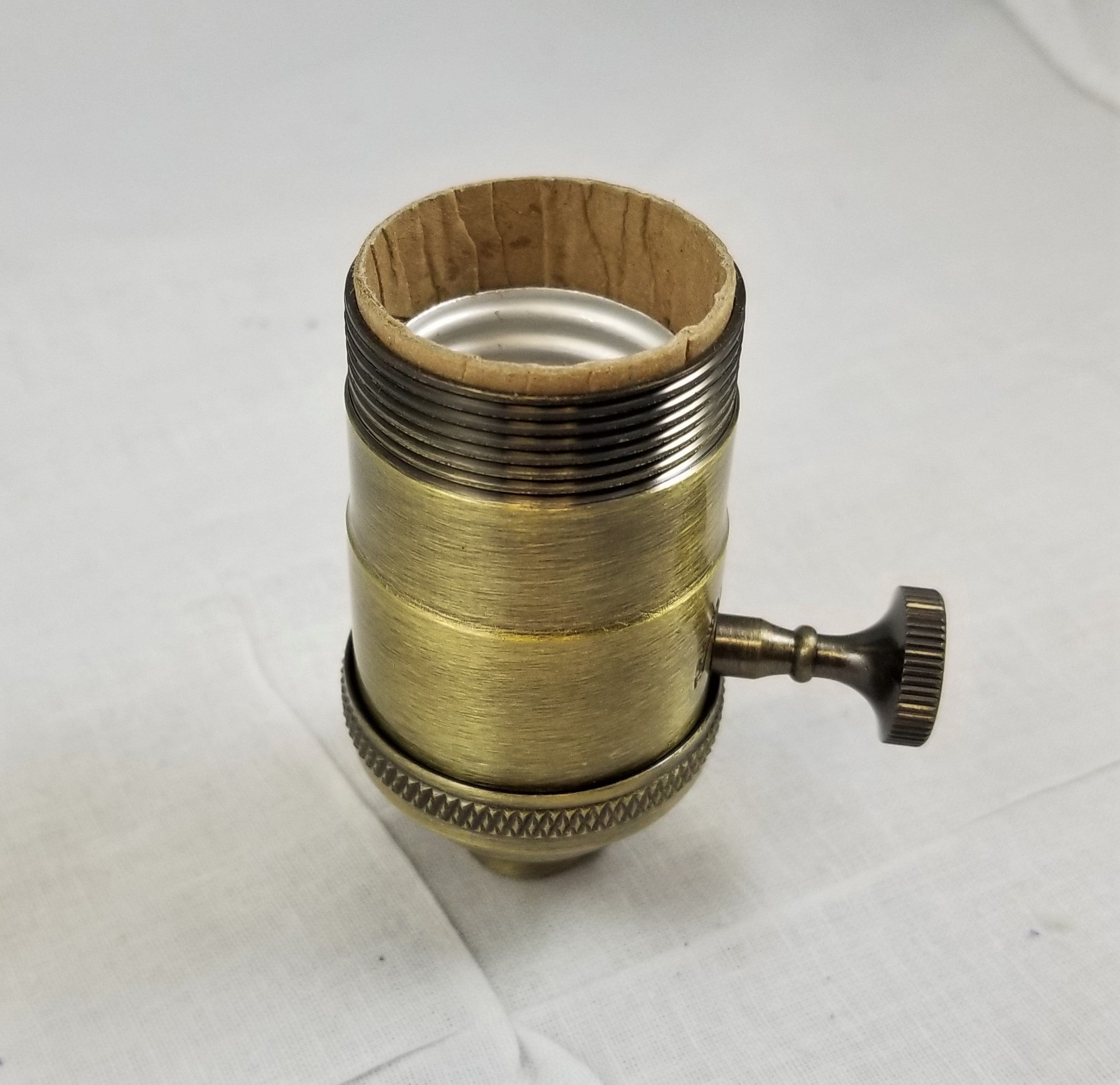 Uno Threaded Heavy Duty Antique Brass 3-Way Turn Knob Socket with a Screw On Cap