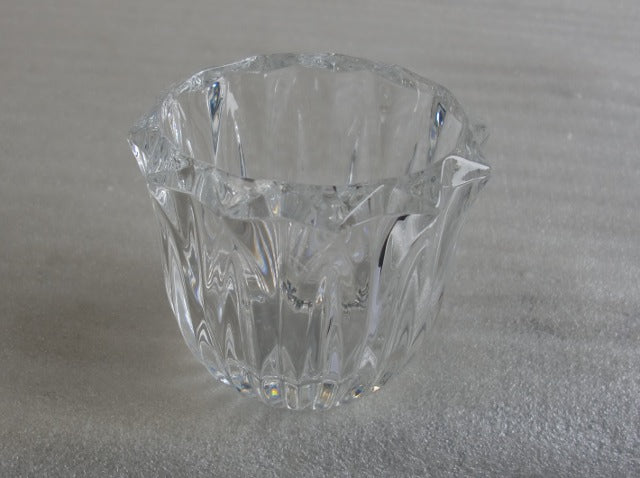 2-3/4" top diameter crystal cup.