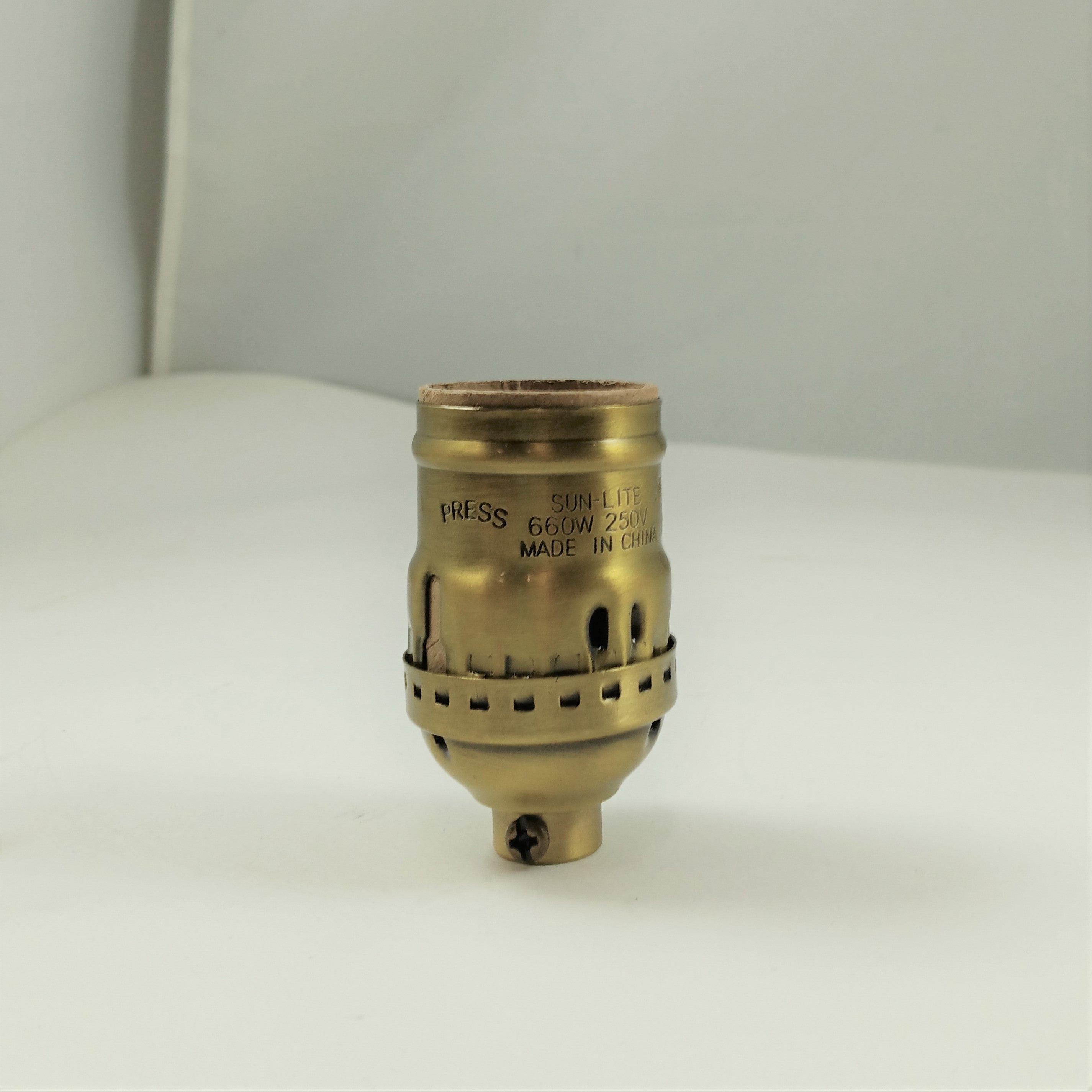 Short Keyless Socket With Set Screw - Antique Brass