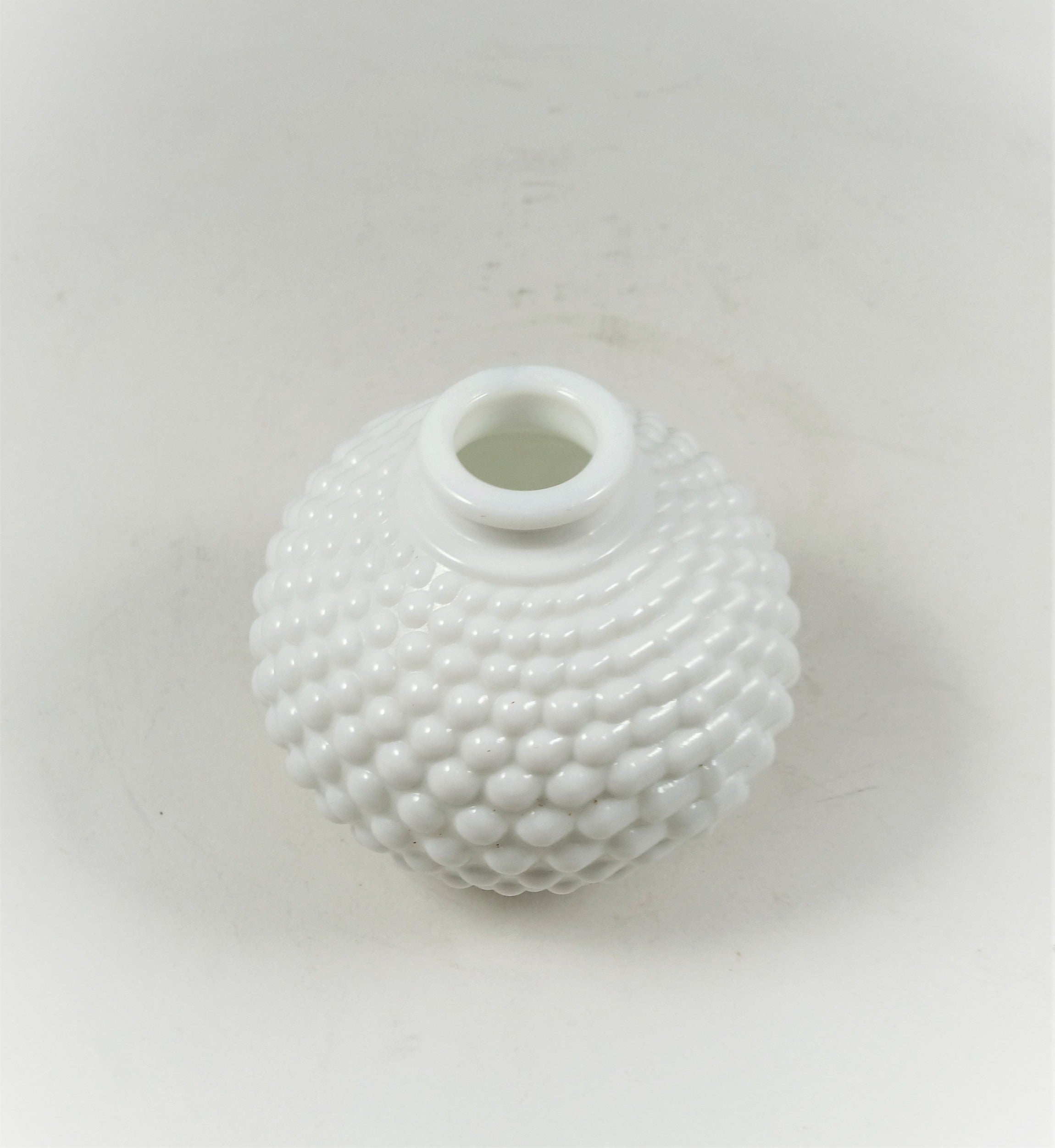 3-1/2" White Hobnail Ball Fount