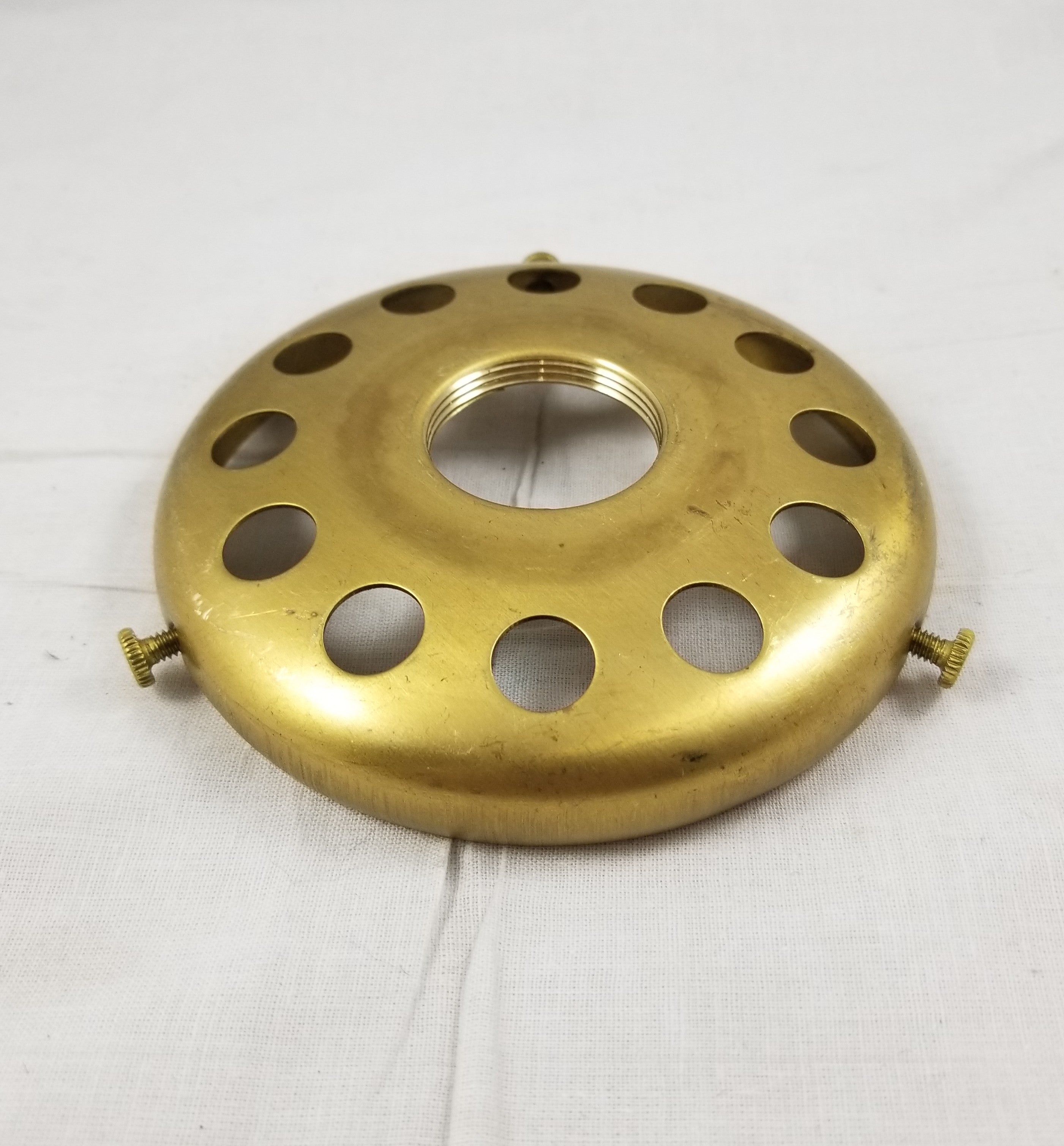B p Lamp 4 Fitter Screw On Uno Type Shade Holder Unfinished Brass